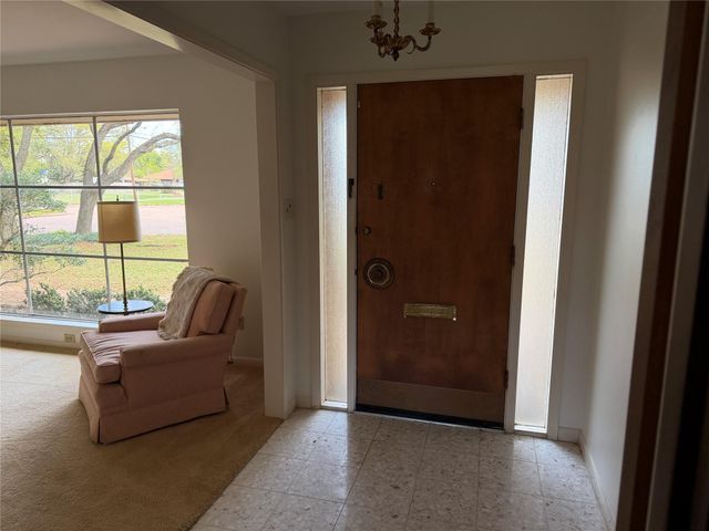 1531 17th Avenue N, Texas City, TX 77590