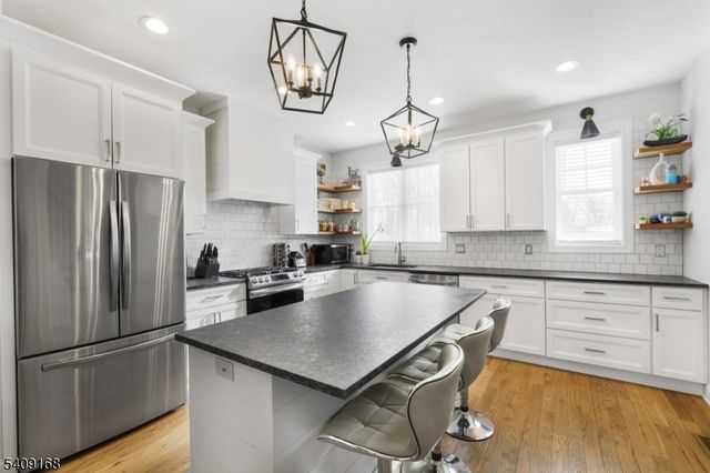 506 Brooklyn Mountain Rd, Hopatcong Boro, NJ 07843