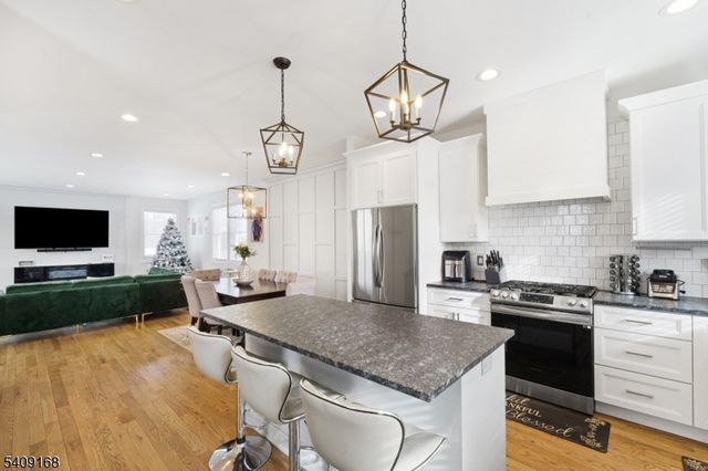 506 Brooklyn Mountain Rd, Hopatcong Boro, NJ 07843