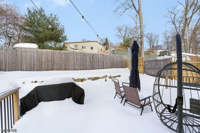 506 Brooklyn Mountain Rd, Hopatcong Boro, NJ 07843