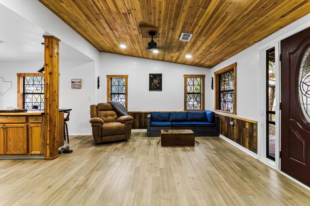 304 Sunrise Drive, Livingston, TX 77351