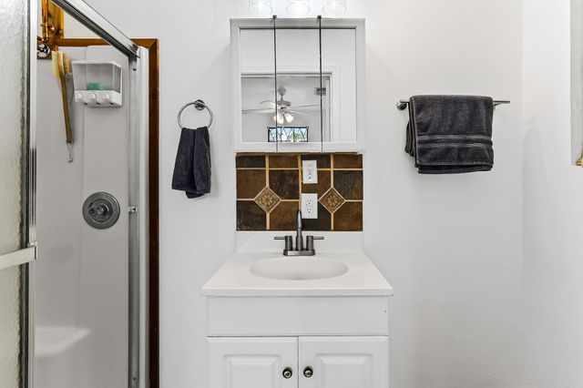 304 Sunrise Drive, Livingston, TX 77351