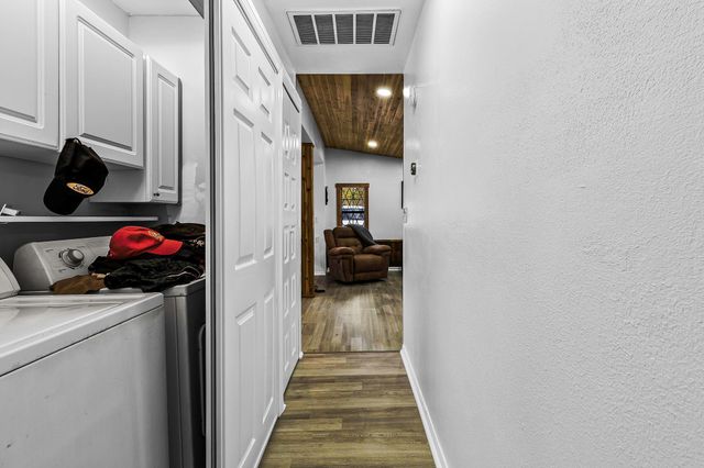 304 Sunrise Drive, Livingston, TX 77351