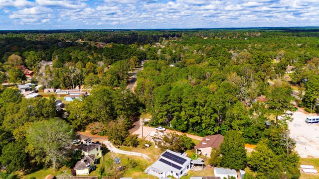 304 Sunrise Drive, Livingston, TX 77351