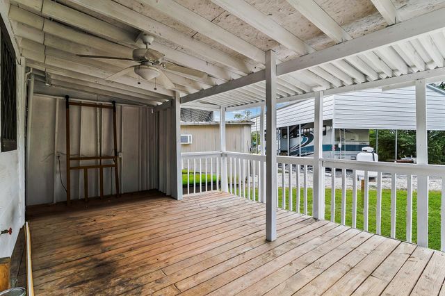 304 Sunrise Drive, Livingston, TX 77351