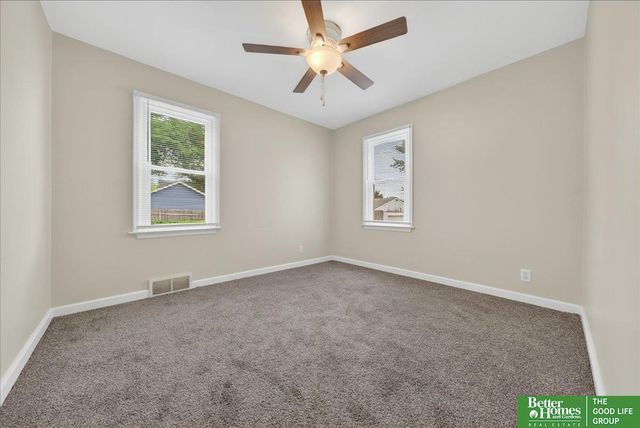 2725 S 42 Street, Omaha, NE 68105