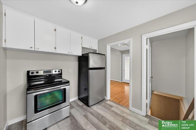 2725 S 42 Street, Omaha, NE 68105