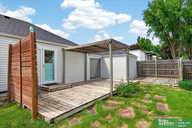 2725 S 42 Street, Omaha, NE 68105