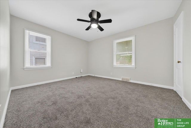 2725 S 42 Street, Omaha, NE 68105