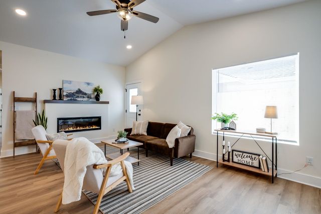 16805 W Kashmir St, Goddard, KS 67052