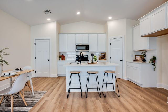 16805 W Kashmir St, Goddard, KS 67052