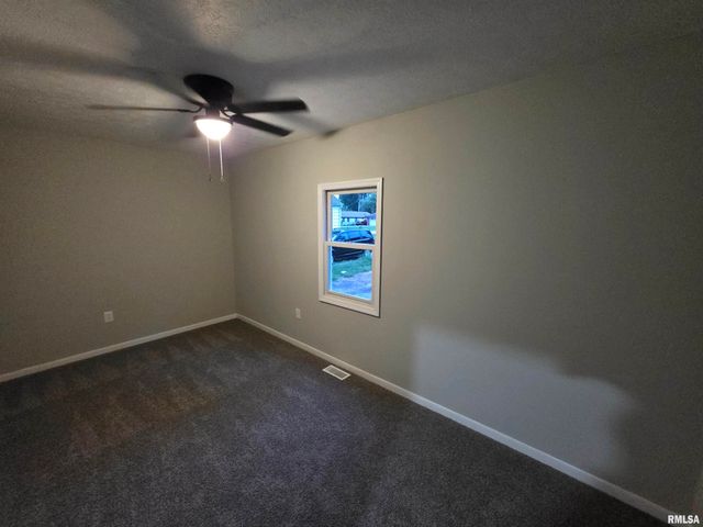 3357 S 3RD Street, Springfield, IL 62703