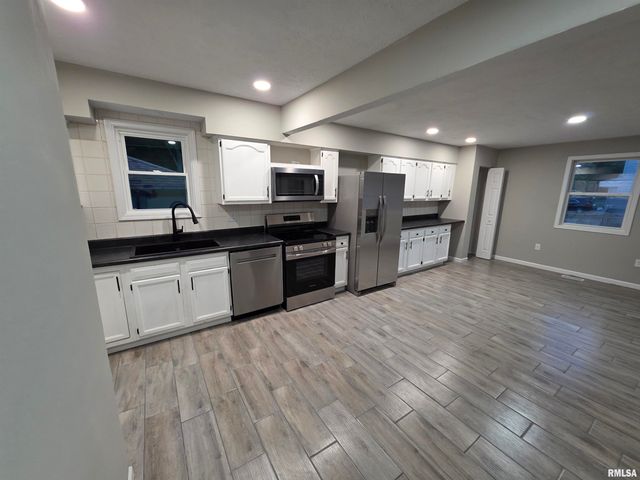 3357 S 3RD Street, Springfield, IL 62703