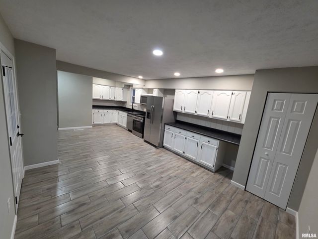 3357 S 3RD Street, Springfield, IL 62703