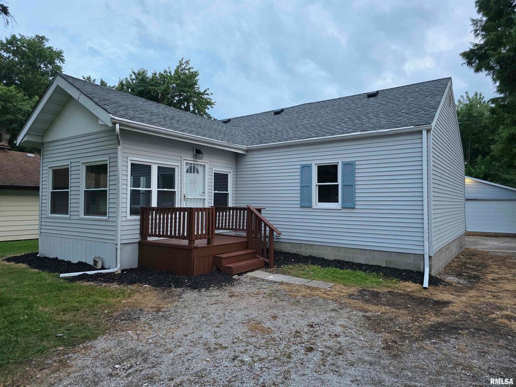 3357 S 3RD Street, Springfield, IL 62703