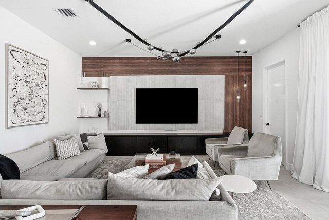 8092 Laurel Falls Drive, Boca Raton, FL 33496