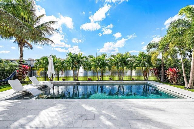 8092 Laurel Falls Drive, Boca Raton, FL 33496