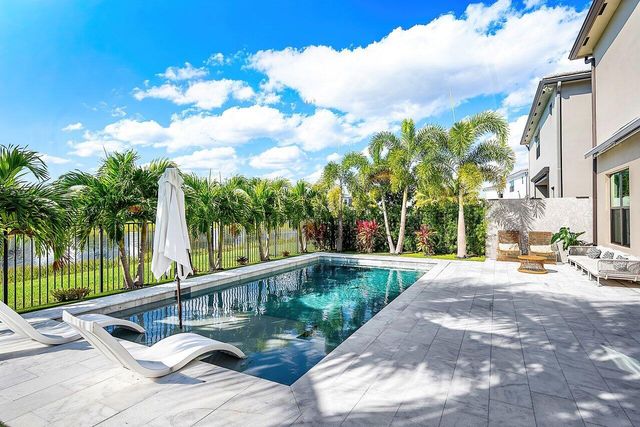 8092 Laurel Falls Drive, Boca Raton, FL 33496