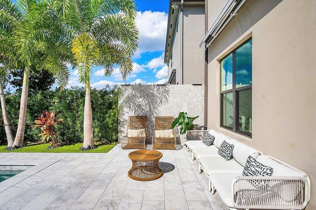 8092 Laurel Falls Drive, Boca Raton, FL 33496