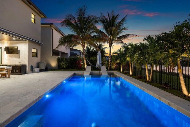 8092 Laurel Falls Drive, Boca Raton, FL 33496