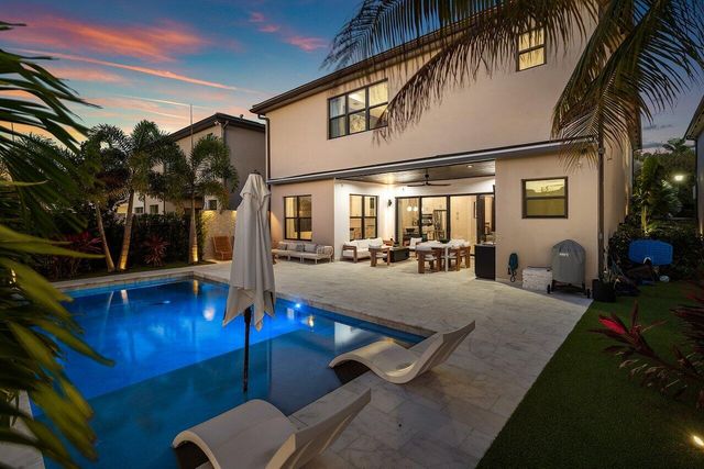 8092 Laurel Falls Drive, Boca Raton, FL 33496