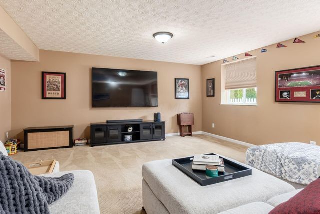 5994 Hampton Corners S, Hilliard, OH 43026