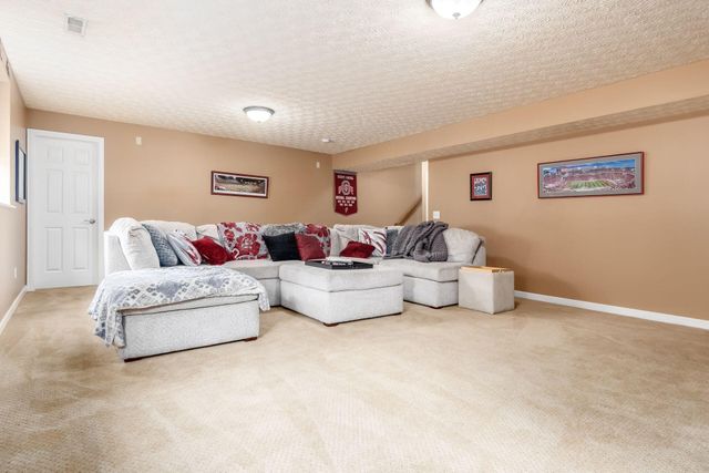 5994 Hampton Corners S, Hilliard, OH 43026