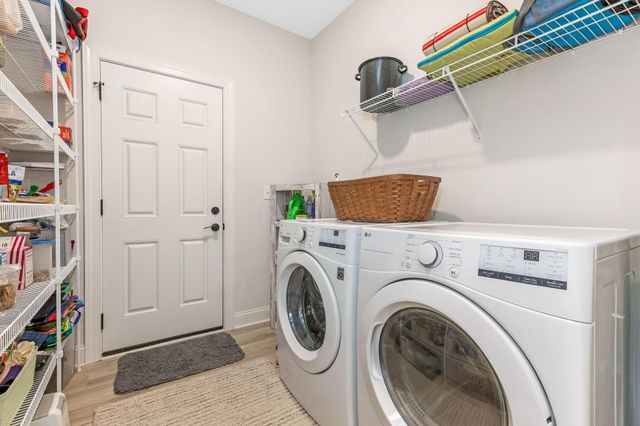 866 Howell Drive, Newark, OH 43055