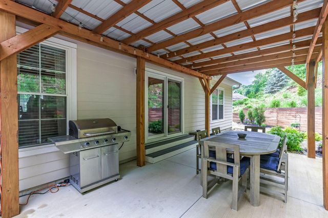 866 Howell Drive, Newark, OH 43055