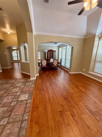 4213 Forestedge Drive, Grand Prairie, TX 75052