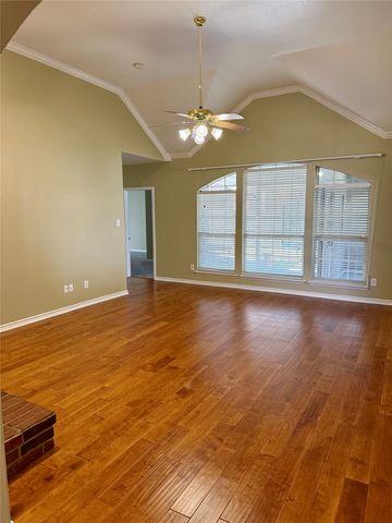 4213 Forestedge Drive, Grand Prairie, TX 75052