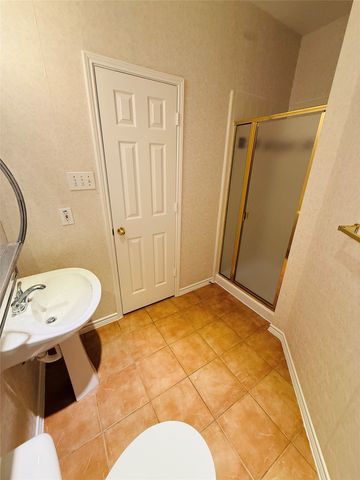 4213 Forestedge Drive, Grand Prairie, TX 75052