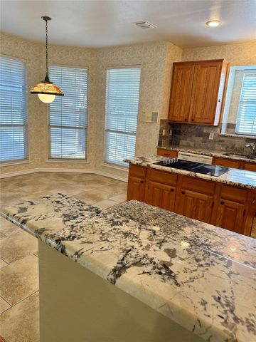 4213 Forestedge Drive, Grand Prairie, TX 75052