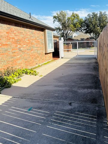 4213 Forestedge Drive, Grand Prairie, TX 75052