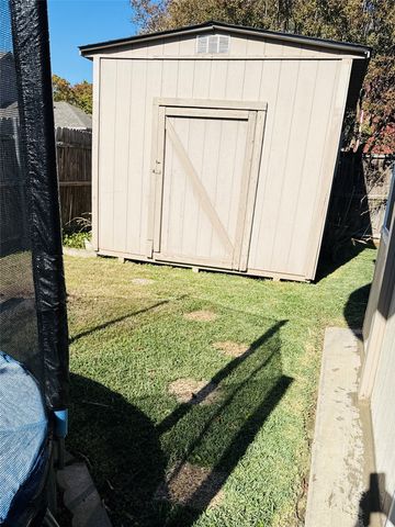 4213 Forestedge Drive, Grand Prairie, TX 75052