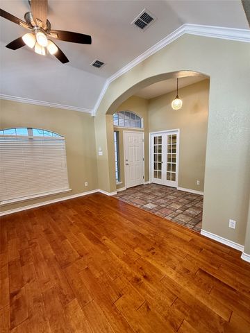 4213 Forestedge Drive, Grand Prairie, TX 75052