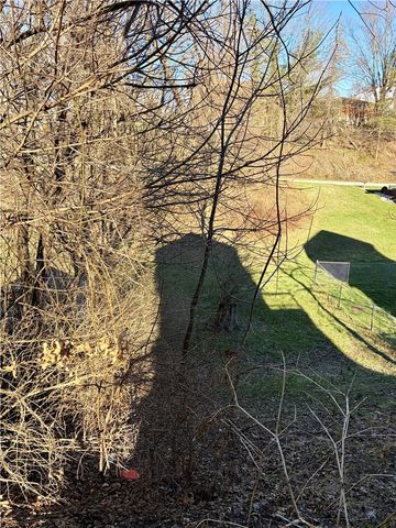 718 Sellers Ave, Jeannette, PA 15644