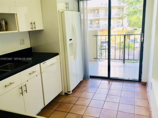 77 Crandon Blvd 2E, Key Biscayne, FL 33149