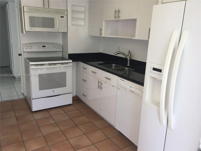 77 Crandon Blvd 2E, Key Biscayne, FL 33149