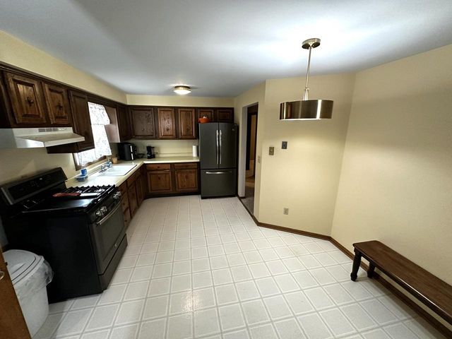 2722 N Taylor DRIVE, Sheboygan, WI 53083