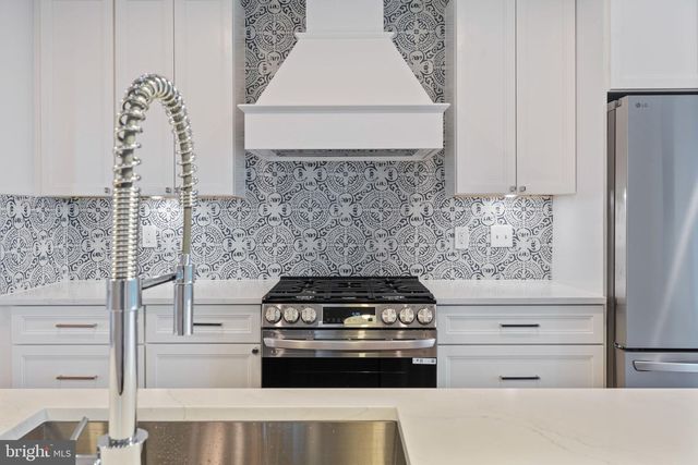 1212 UNION AVE, Baltimore, MD 21211