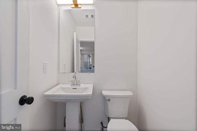 1212 UNION AVE, Baltimore, MD 21211