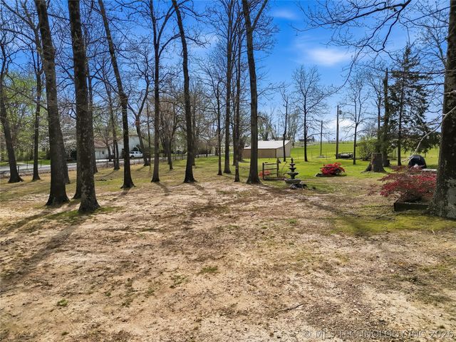 1022 W Young Avenue, Stilwell, OK 74960