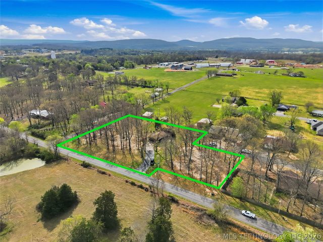 1022 W Young Avenue, Stilwell, OK 74960