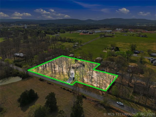 1022 W Young Avenue, Stilwell, OK 74960