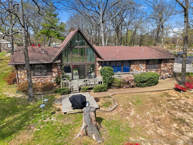 1022 W Young Avenue, Stilwell, OK 74960