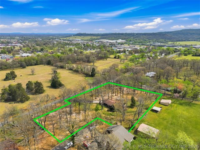 1022 W Young Avenue, Stilwell, OK 74960