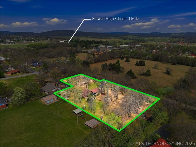 1022 W Young Avenue, Stilwell, OK 74960