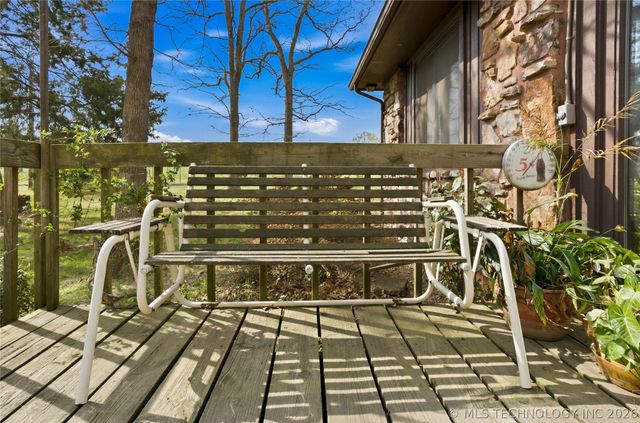 1022 W Young Avenue, Stilwell, OK 74960