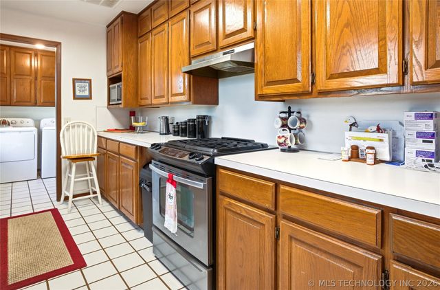 1022 W Young Avenue, Stilwell, OK 74960